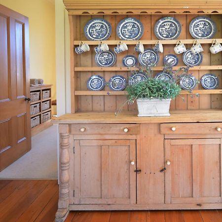The Vicarage Martinborough Villa Bagian luar foto