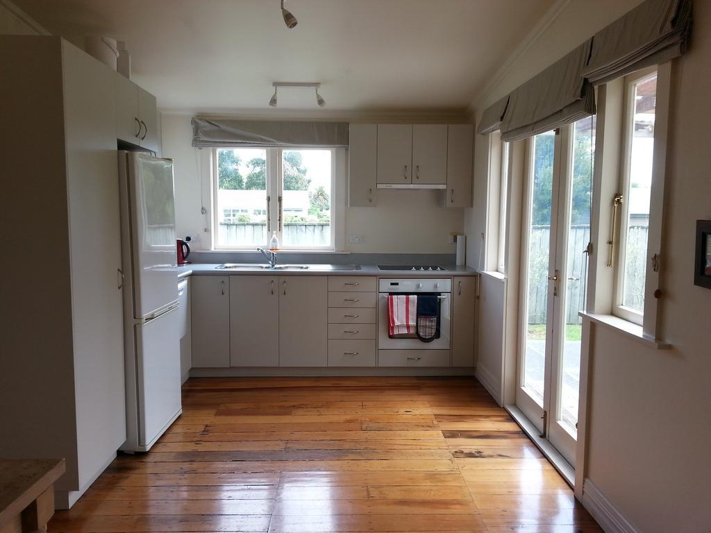The Vicarage Martinborough Villa Ruang foto