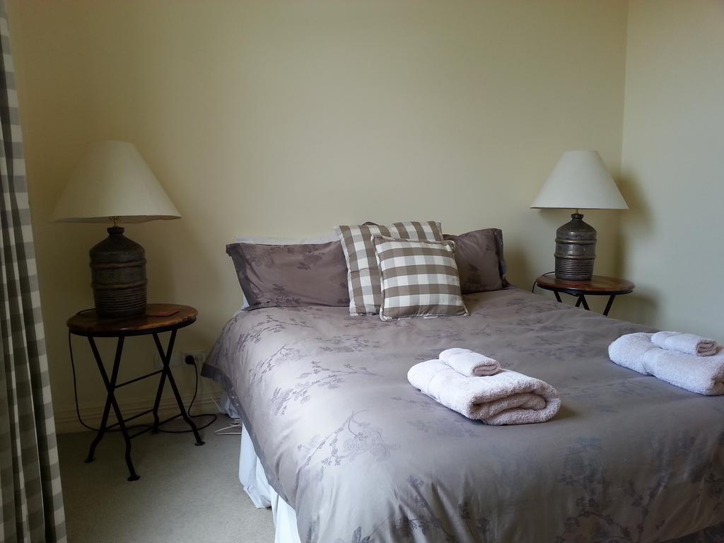 The Vicarage Martinborough Villa Ruang foto