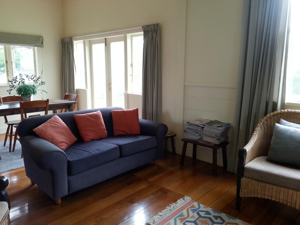 The Vicarage Martinborough Villa Ruang foto