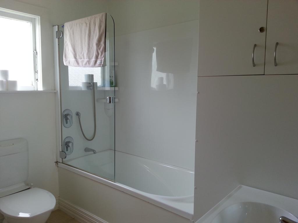 The Vicarage Martinborough Villa Ruang foto