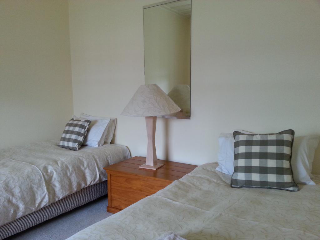 The Vicarage Martinborough Villa Ruang foto