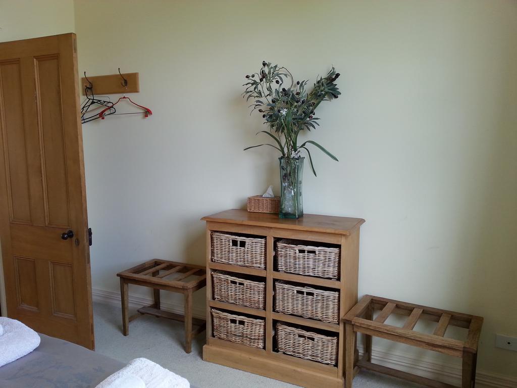 The Vicarage Martinborough Villa Ruang foto