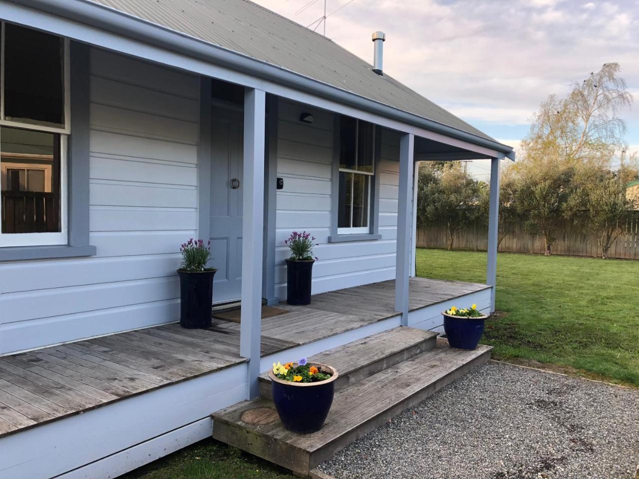 The Vicarage Martinborough Villa Bagian luar foto