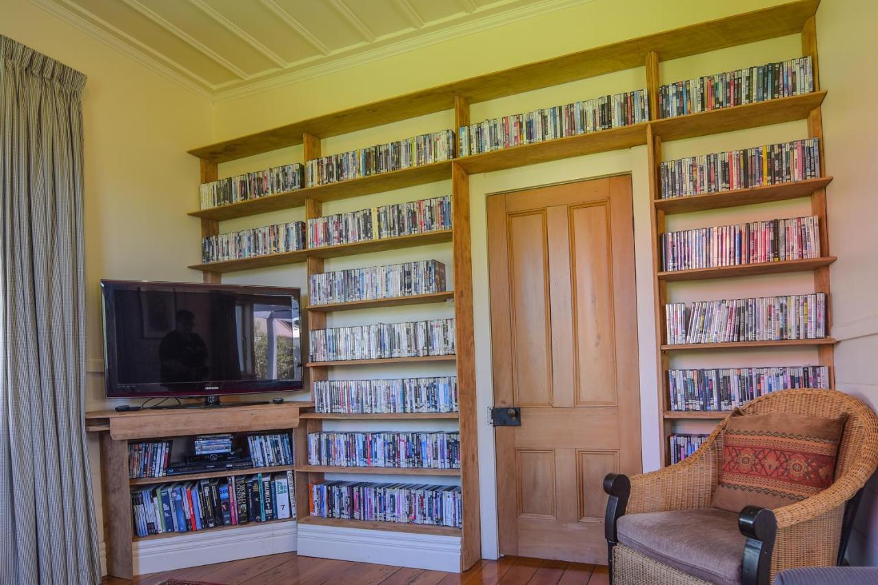 The Vicarage Martinborough Villa Bagian luar foto