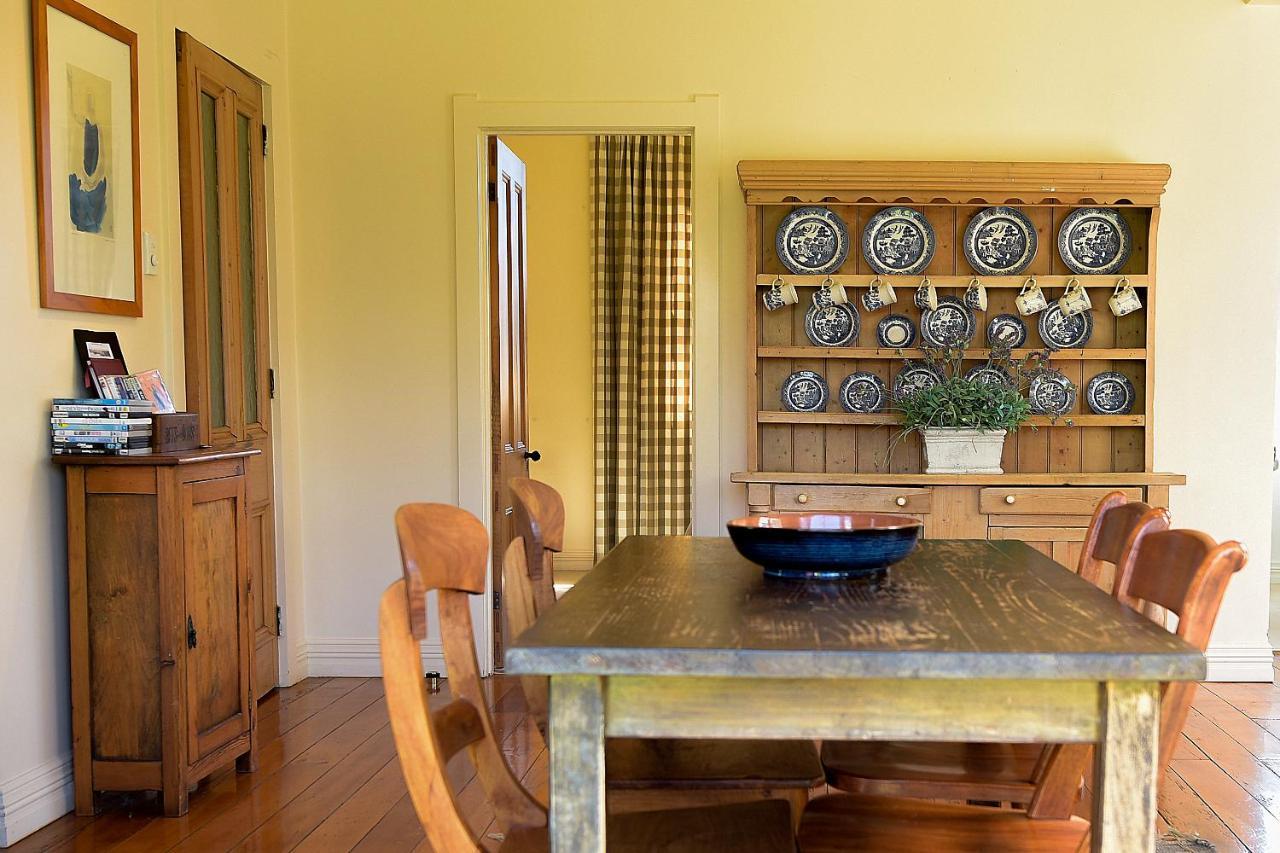 The Vicarage Martinborough Villa Bagian luar foto