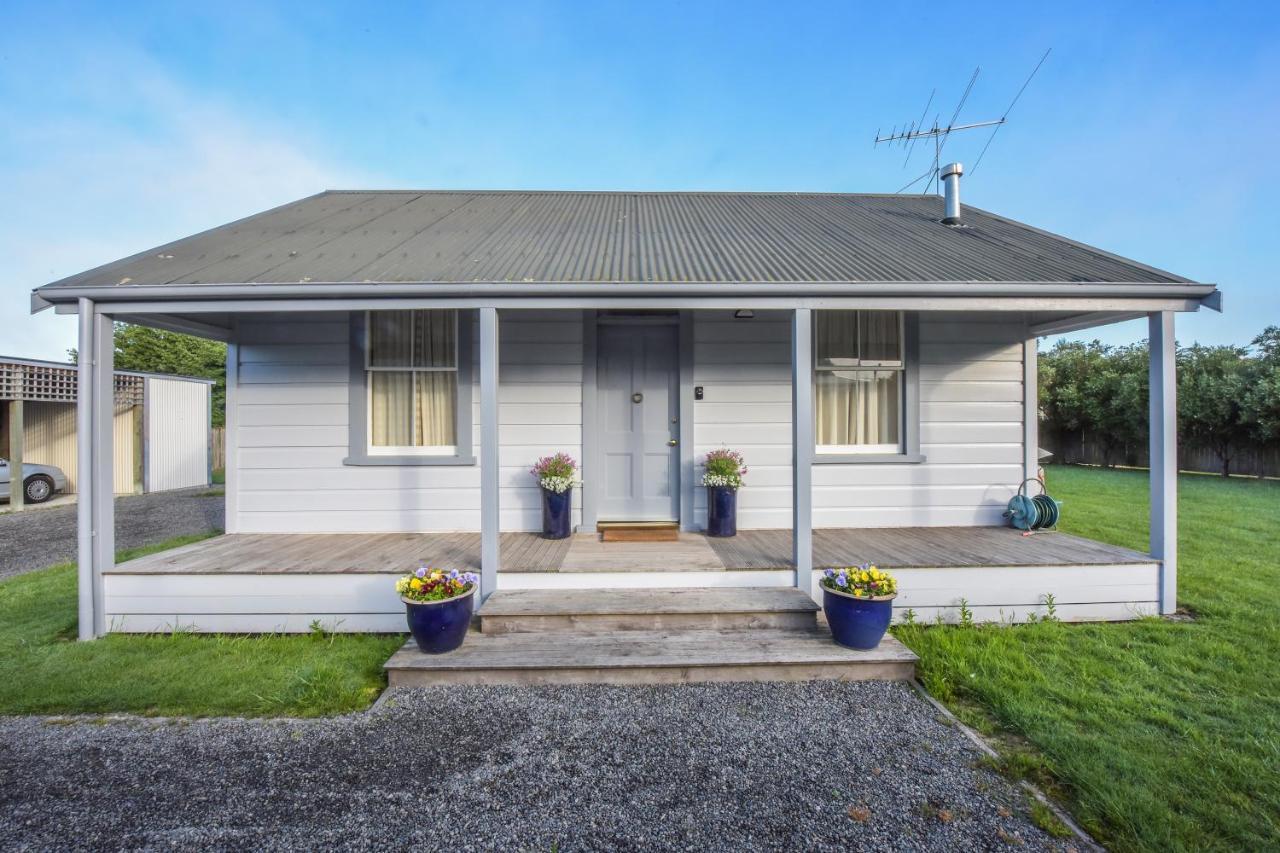 The Vicarage Martinborough Villa Bagian luar foto
