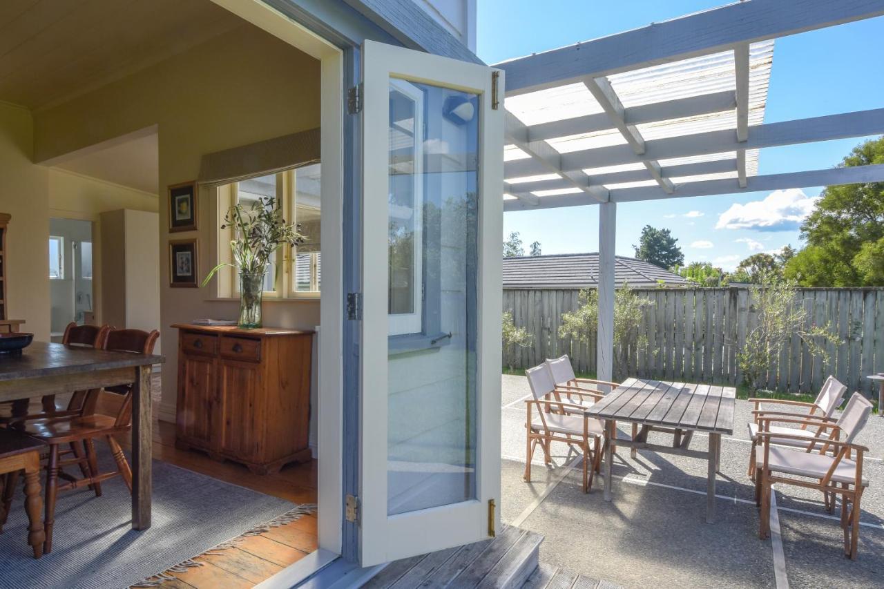 The Vicarage Martinborough Villa Bagian luar foto