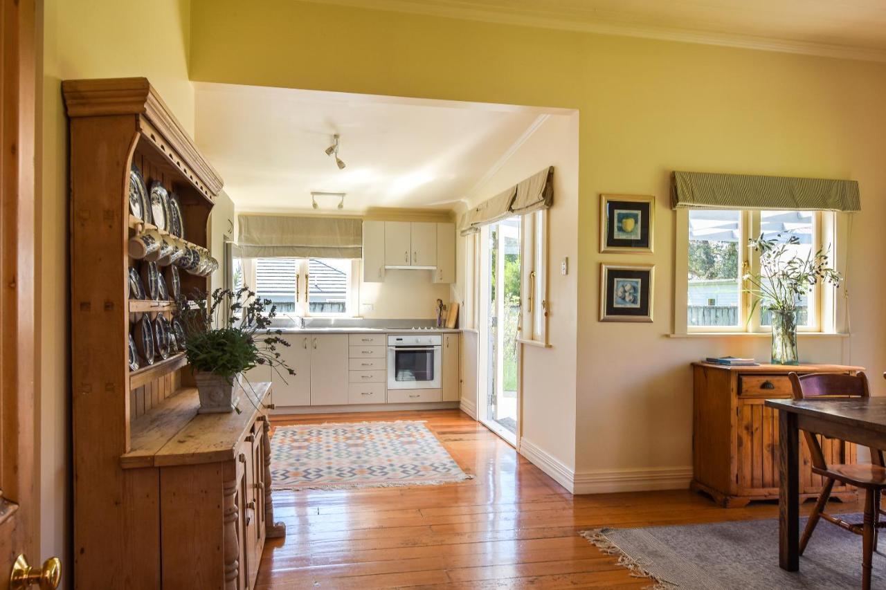 The Vicarage Martinborough Villa Bagian luar foto
