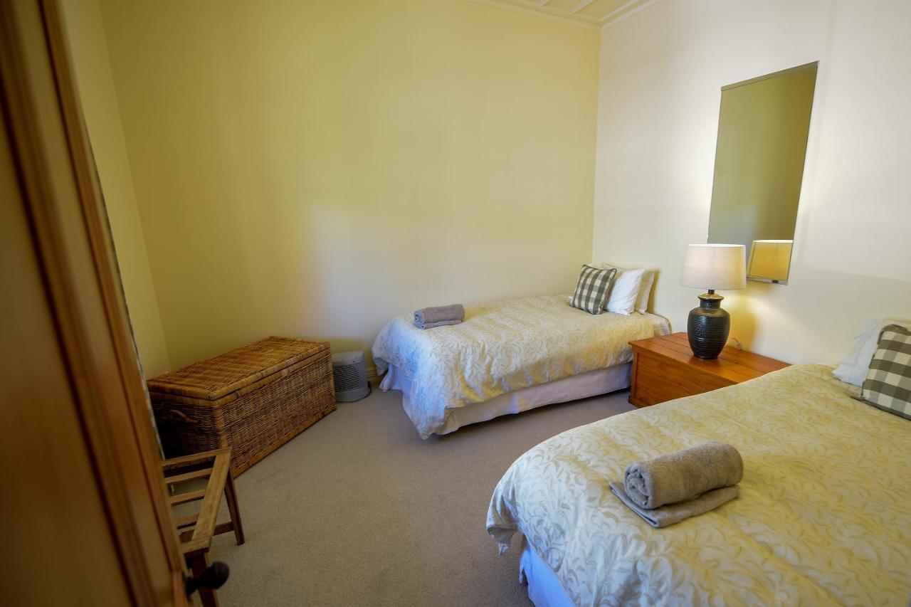 The Vicarage Martinborough Villa Bagian luar foto