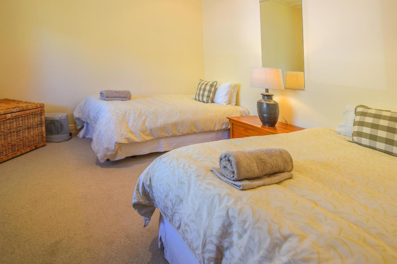 The Vicarage Martinborough Villa Bagian luar foto